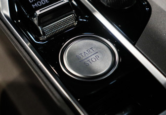 Подержанный автомобиль Lynk&Co 09 2023 года (22 фото)