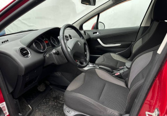 Подержанный автомобиль Peugeot 308 Hatchback 2010 года (9 фото)