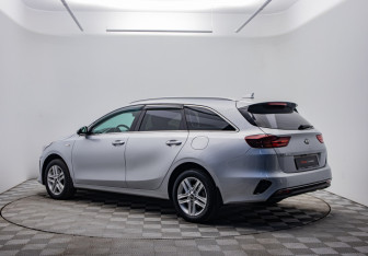 Подержанный автомобиль Kia Ceed Wagon 2020 года (7 фото)