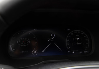 Подержанный автомобиль Toyota RAV4 2024 года (9 фото)