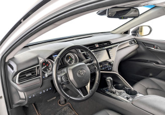 Подержанный автомобиль Toyota Camry Sedan 2020 года (16 фото)