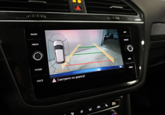 Подержанный автомобиль Volkswagen Tiguan 2019 года (18 фото)