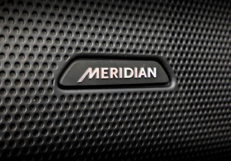 Подержанный автомобиль Land Rover Range Rover Velar 2018 года (28 фото)