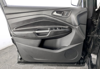 Подержанный автомобиль Ford Kuga 2019 года (19 фото)