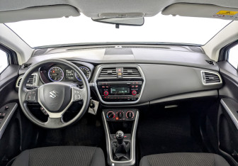 Подержанный автомобиль Suzuki SX4 Hatchback 2021 года (15 фото)