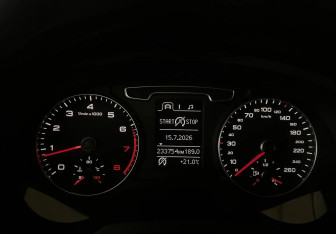Подержанный автомобиль Audi Q3 2012 года (15 фото)