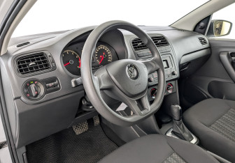 Подержанный автомобиль Volkswagen Polo Sedan 2019 года (16 фото)