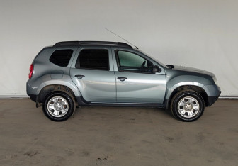 Подержанный автомобиль Renault Duster 2012 года (5 фото)