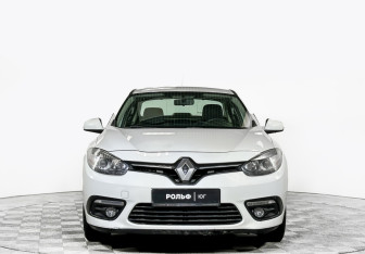 Подержанный автомобиль Renault Fluence 2014 года (2 фото)