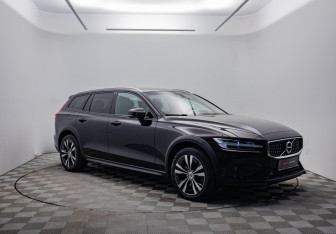 Подержанный автомобиль Volvo V60 Cross Country 2019 года (3 фото)