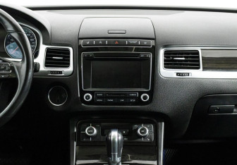 Подержанный автомобиль Volkswagen Touareg 2015 года (8 фото)