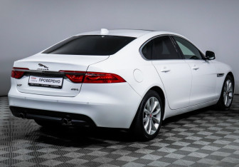 Подержанный автомобиль Jaguar XF Sedan 2018 года (7 фото)