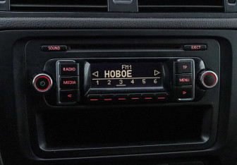 Подержанный автомобиль Volkswagen Jetta Sedan 2011 года (16 фото)