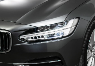 Подержанный автомобиль Volvo S90 2019 года (19 фото)