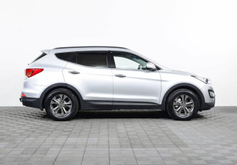 Подержанный автомобиль Hyundai Santa Fe 2012 года (4 фото)
