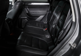 Подержанный автомобиль Volkswagen Touareg 2015 года (10 фото)