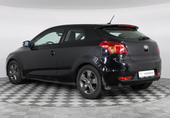 Подержанный автомобиль Kia Ceed Hatchback 2011 года (4 фото)