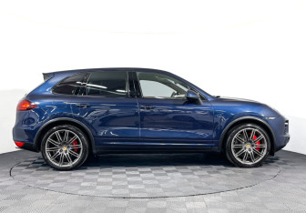 Подержанный автомобиль Porsche Cayenne 2012 года (4 фото)