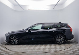 Подержанный автомобиль Volvo V60 2020 года (2 фото)