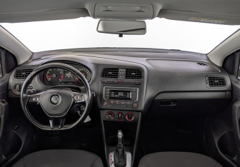 Подержанный автомобиль Volkswagen Polo Sedan 2019 года (14 фото)
