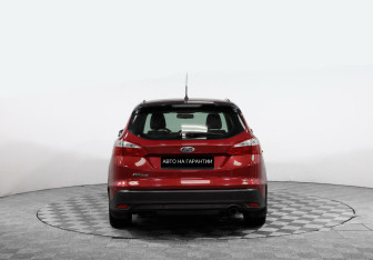 Подержанный автомобиль Ford Focus Wagon 2013 года (4 фото)