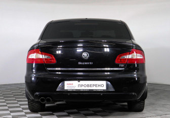Подержанный автомобиль Skoda Superb Liftback 2013 года (5 фото)