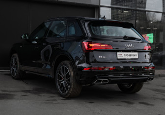 Подержанный автомобиль Audi Q5 2025 года (6 фото)