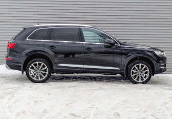 Подержанный автомобиль Audi Q7 2017 года (4 фото)