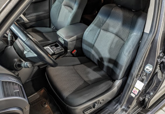 Подержанный автомобиль Toyota Land Cruiser Prado 2017 года (20 фото)