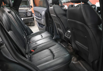 Подержанный автомобиль Land Rover Range Rover Evoque 2018 года (12 фото)