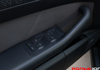 Подержанный автомобиль Audi A6 allroad 2000 года (19 фото)