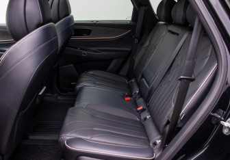 Подержанный автомобиль Jaecoo J8 2024 года (11 фото)