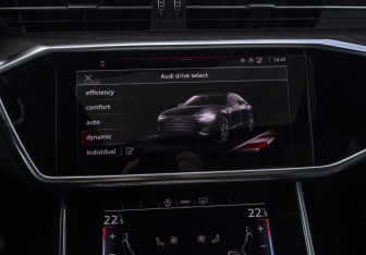 Подержанный автомобиль Audi A6 Sedan 2023 года (20 фото)