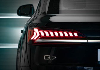 Подержанный автомобиль Audi Q7 2021 года (37 фото)