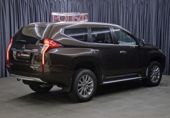 Подержанный автомобиль Mitsubishi Pajero Sport 2019 года (5 фото)