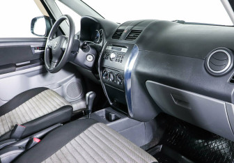 Подержанный автомобиль Suzuki SX4 Hatchback 2012 года (8 фото)