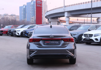 Подержанный автомобиль Kia Cerato Sedan 2021 года (6 фото)