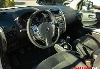 Подержанный автомобиль Nissan X-Trail 2012 года (15 фото)