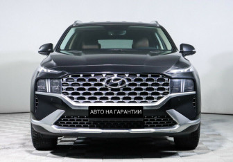 Подержанный автомобиль Hyundai Santa Fe 2021 года (2 фото)