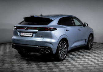 Подержанный автомобиль Changan UNI-K 2023 года (5 фото)