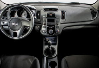 Подержанный автомобиль Kia Cerato Sedan 2010 года (11 фото)