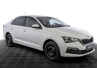 Подержанный автомобиль Skoda Rapid Liftback 2021 года (3 фото)