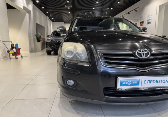 Подержанный автомобиль Toyota Avensis Sedan 2006 года (9 фото)