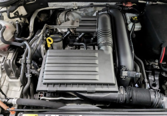 Подержанный автомобиль SEAT Leon Hatchback 2013 года (9 фото)