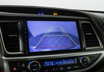 Подержанный автомобиль Toyota Highlander 2014 года (15 фото)