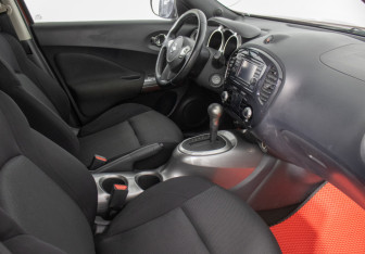 Подержанный автомобиль Nissan Juke 2011 года (9 фото)