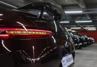 Подержанный автомобиль Mercedes-Benz AMG GT Liftback 2022 года (16 фото)