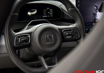 Подержанный автомобиль Zeekr 001 2024 года (15 фото)