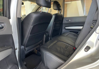 Подержанный автомобиль Nissan X-Trail 2008 года (15 фото)