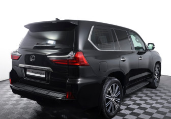 Подержанный автомобиль Lexus LX 2019 года (5 фото)